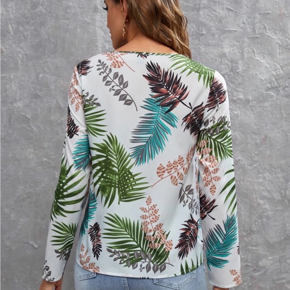 Tropical Keyhole Blouse - Picture 2 of 4